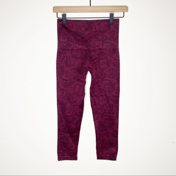 Spanx Look At Me Now Cropped Leggings Garnet Rose - Picture 4 of 8